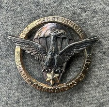 INSIGNE BÉRET DOMINER ET