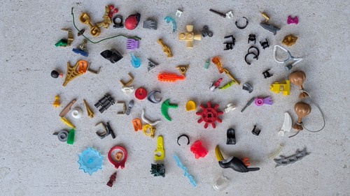 Lot petites pièces lego et - petites,