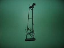 Pylône d'éclairage tout en