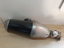 UN SILENCIEUX D ECHAPPEMENT