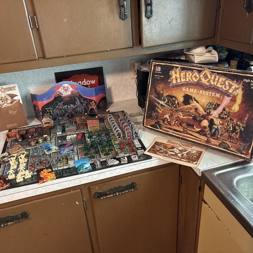 Hero quest board game milton - quest,