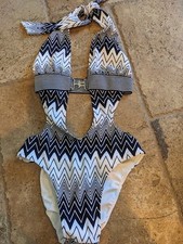 RARE BRAND NEW BEACH BUNNY SS NINA CHEVRON 1PC BIKINI SMALL