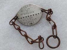 Un bracelet militaire