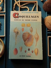 Ancien petit livre vintage sur