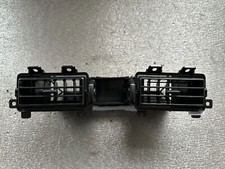 Nissan Patrol Y60 GR RD28T 1995 CENTER VENT Grille 6875001J10 6875101J10