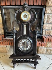 Ancienne pendule murale avec