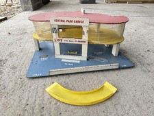 Vintage Mettoy / Playcraft Central Park Garage. No. 146. 1:43 Scale Toy Cars