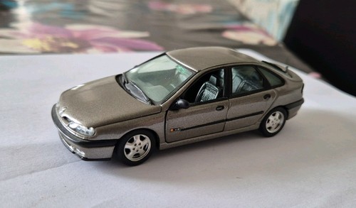 Renault laguna vitesse - 1/43,