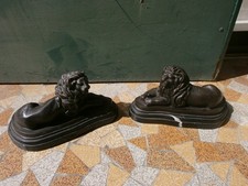 deux lions en bronze signé