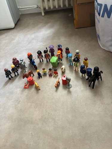 Playmobil 100 figurines - +,