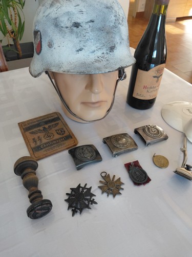 Lot militaria insignes - ,