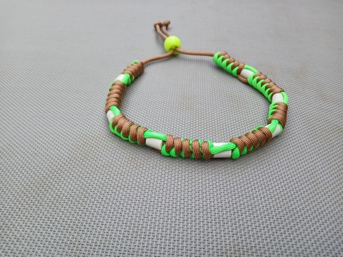 Collier anti tiques - anti-tiques, (paracorde