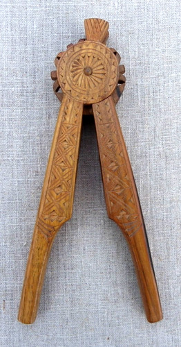 Ancien casse noisettes bois - ancien,