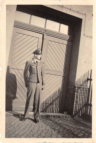 Pilote avec - ,
