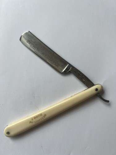 Outil coiffeur rasoir - du,