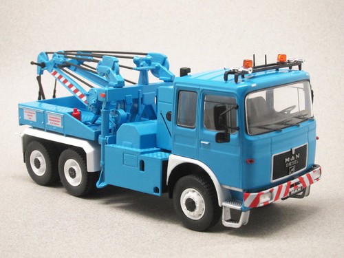 Ixomodels blue tow truck - blue,