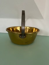 Ancien chaudron en laiton avec