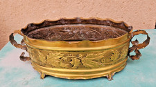 ANCIEN CACHE POT JARDINIERE EN LAITON DECOR FEUILLES DE HOUX
