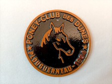 PLOUGUERNEAU Finistère 1984 -  Plaque de concours hippique en fonte d'alu