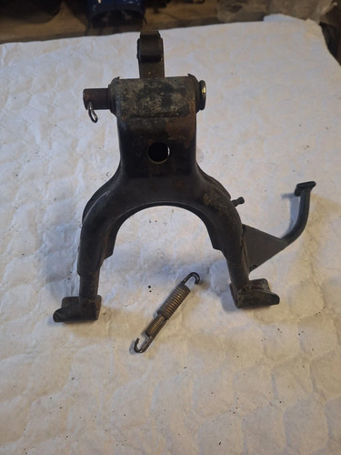 Bequille centrale daelim 125 - bequille,