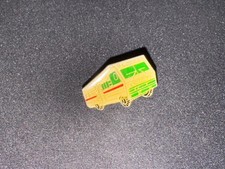 (V9) PINS BADGE ENAMEL VINTAGE