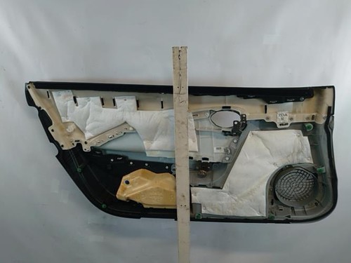 Garniture porte avant droite