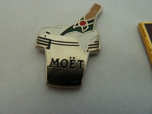 Pin champagne moet et - pin's,