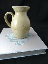 Pichet à vin terre cuite