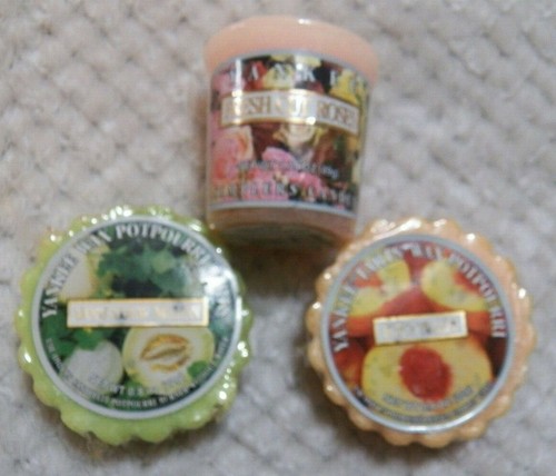 Lot yankee candle wax - of,