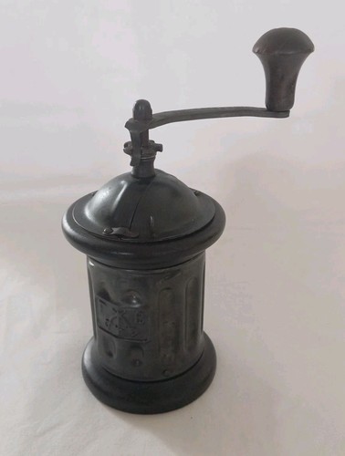 Ancien moulin cafe trespade - ancien, a