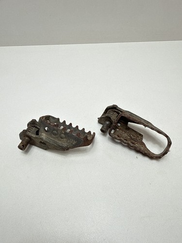 Yamaha yz80 footpegs oem - yz80, pair