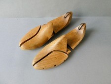 embauchoirs, formes à chaussure en bois massif, T41, modèle déposé, années 50-60
