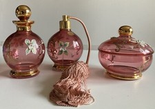 Délicat set de parfumerie en
