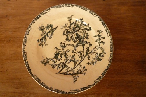 Assiette terre fer gravée - assiette,