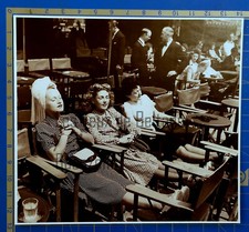 FEMMES BAIN DE SOLEIL EN