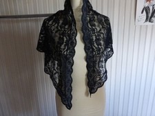 VINTAGE 1960s SMALL BLACK MECHANICAL LACE MANTILLA