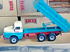 TRUCK MAN SAVIEM skate hood 1/43 IXO