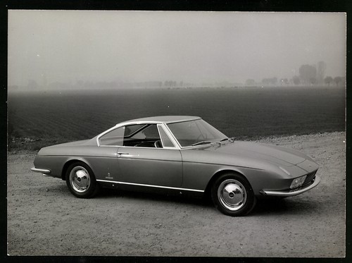 Photographie voiture fiat 2300 - photographie,