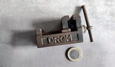 Etau DRGM outil ancien