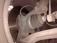 MOYEU DE ROUE AVANT DROITE /