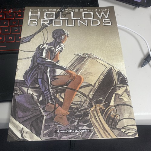 The hollow grounds book - hollow,