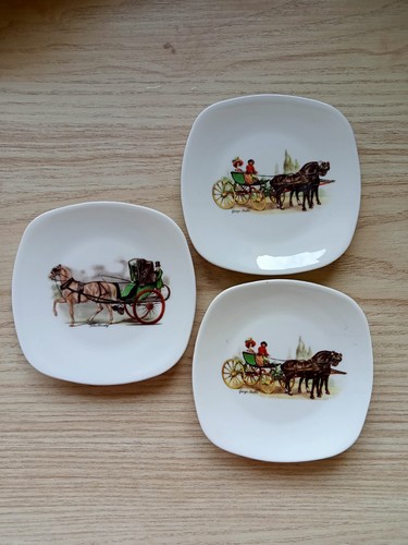 Lot petites assiettes - 3,