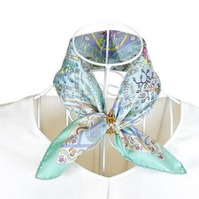 Foulard vintage en soie Hermes