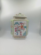 Chinese Porcelain Hexagonal Covered Pot Potiche Animated Decor 20th Century