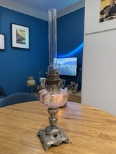 Imposante lampe à pétrole