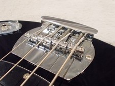 Sterling par MUSIC MAN S.U.B. Stingray Ray4 Noir