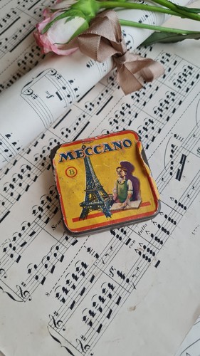 Ancienne petite boite - petite, fer