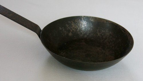 Petite poele metal ancienne - poele, metal,ancienne