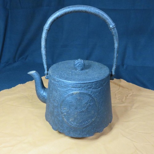 Ancienne théière fer - théière, en