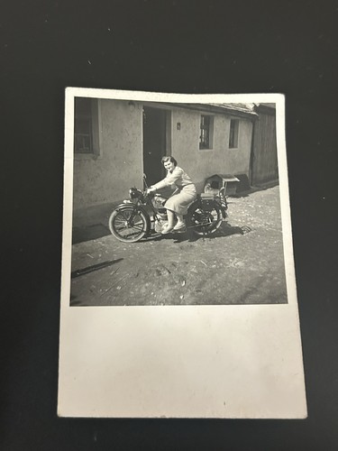 Photo moto ancienne - photo,